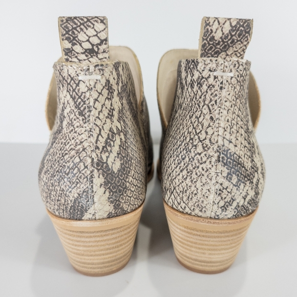 Dolce Vita Sonni Pointy Toe White Black Snake Booties - Picture 5 of 6